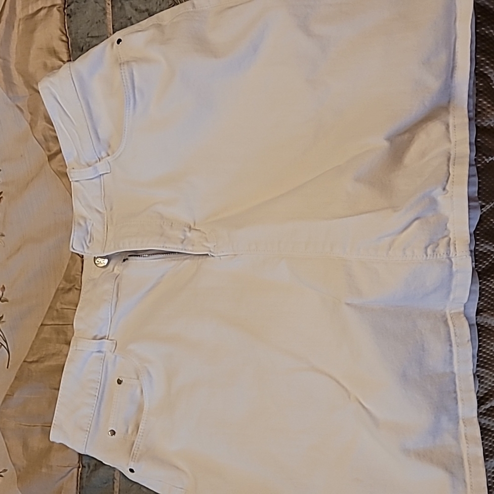 Skort - Picture 3 of 3